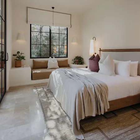 Sendero Hotel