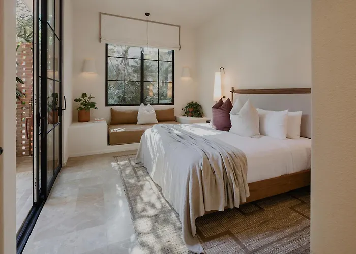 Hotel Sendero